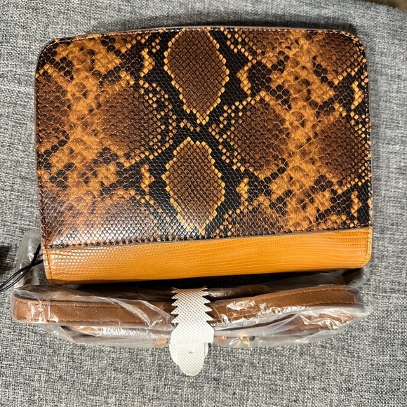 Rachel Zoe Irim Croc Crossbody Bag - Picture 6 of 7